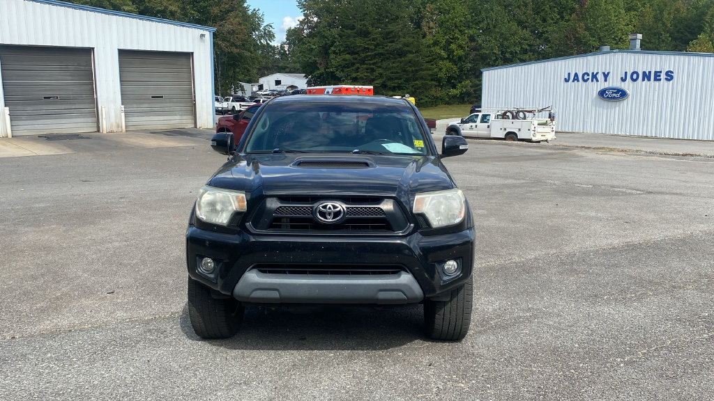 Used 2015 Toyota Tacoma PreRunner w/ TRD Sport Package RWD image 2