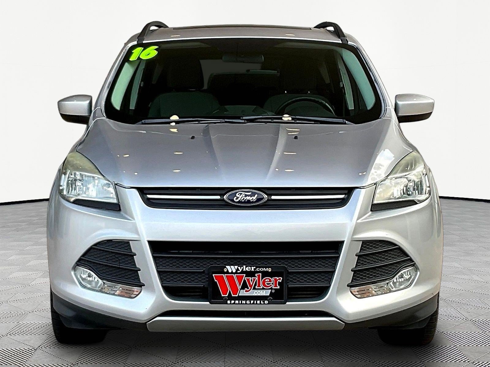 Used 2016 Ford Escape SE w/ Equipment Group 201A AWD/4WD image 2