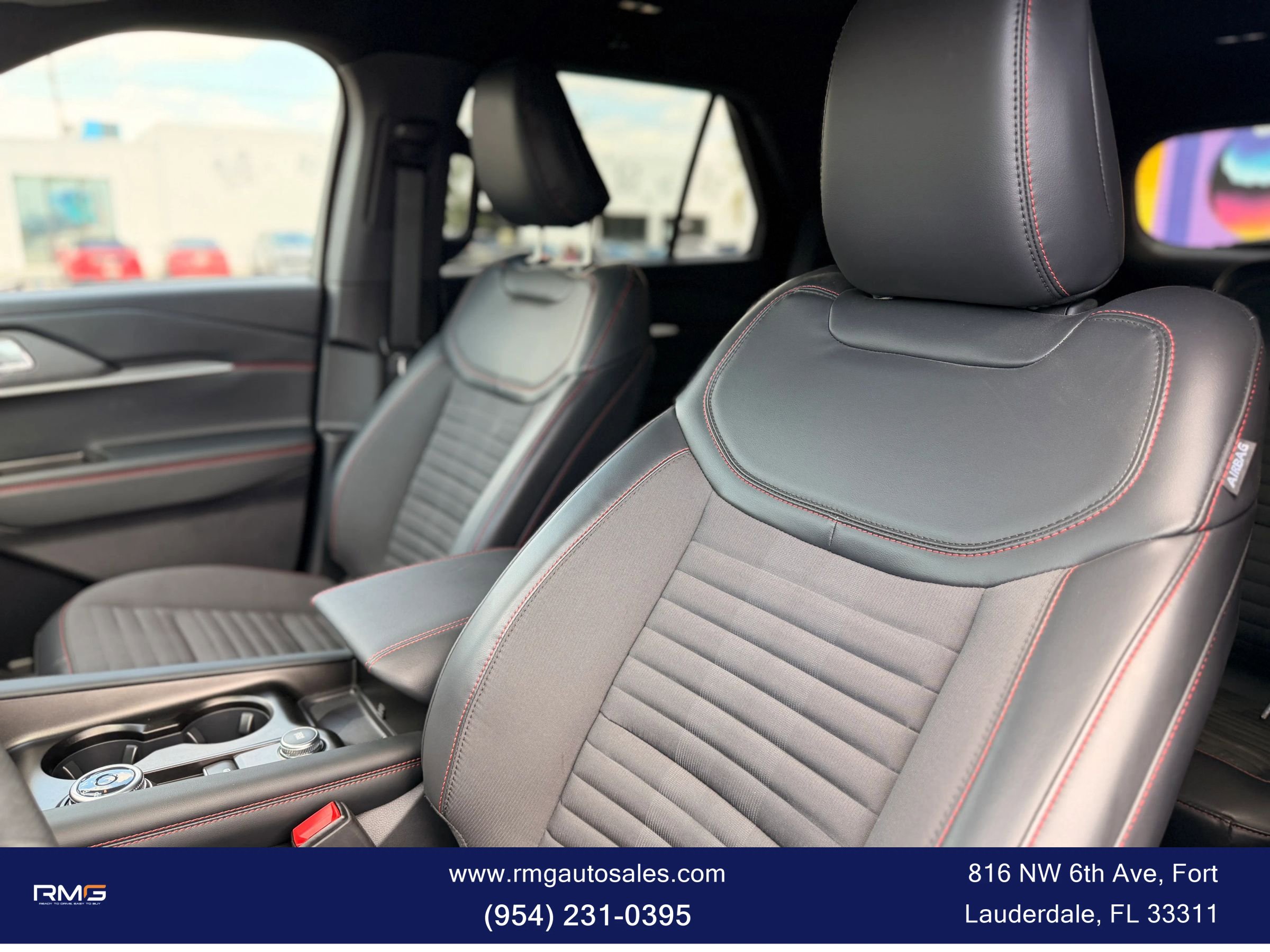 Used 2025 Ford Explorer ST-Line w/ Premium Package RWD image 12