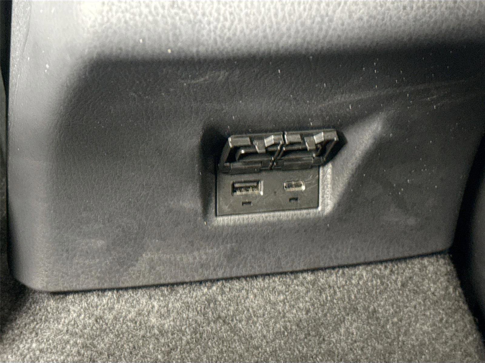 Used 2025 Toyota Camry XLE image 56