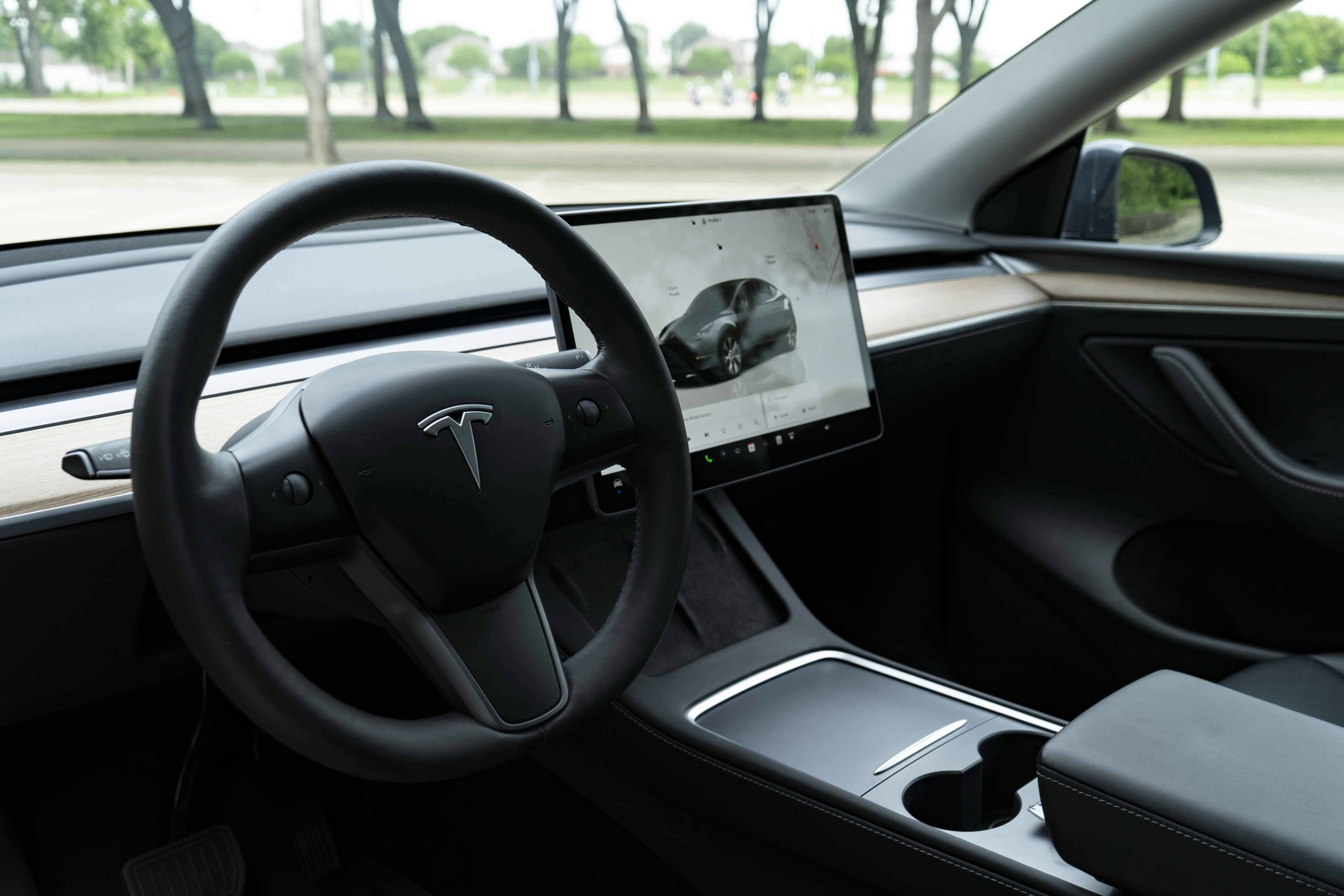 Used 2023 Tesla Model Y AWD image 16