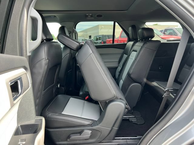 Certified 2023 Ford Explorer XLT w/ Equipment Group 202A AWD/4WD image 38