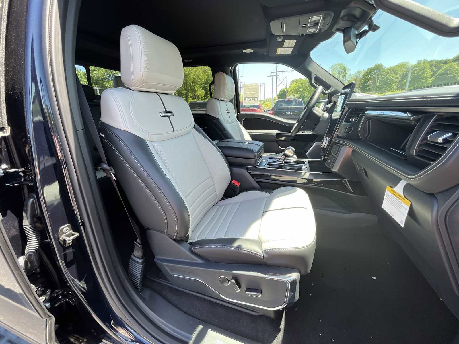 New 2023 Ford F150 Lightning Platinum AWD/4WD image 46