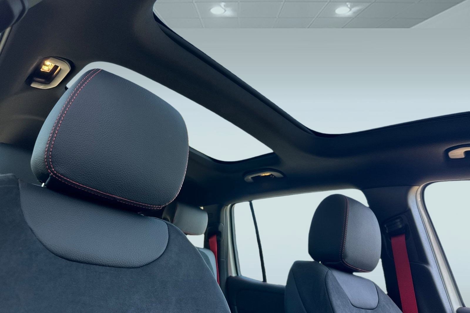 Used 2025 Mercedes-Benz GLB 35 AMG 4MATIC image 9