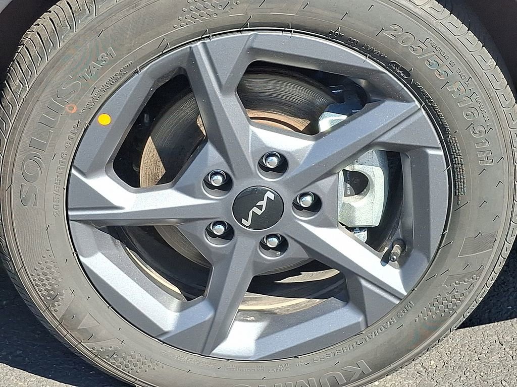 Certified 2025 Kia K4 LXS image 8