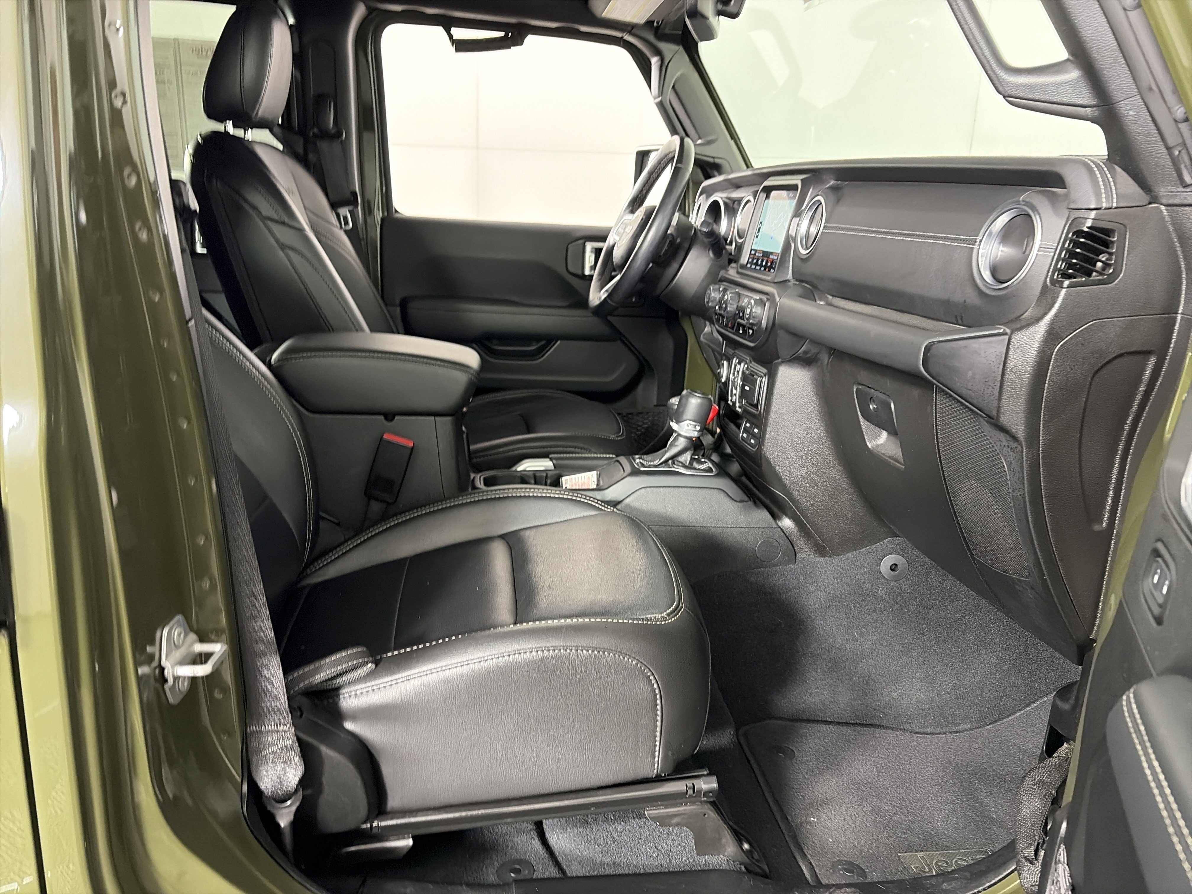 Used 2022 Jeep Wrangler Unlimited Sahara w/ Cold Weather Group image 41