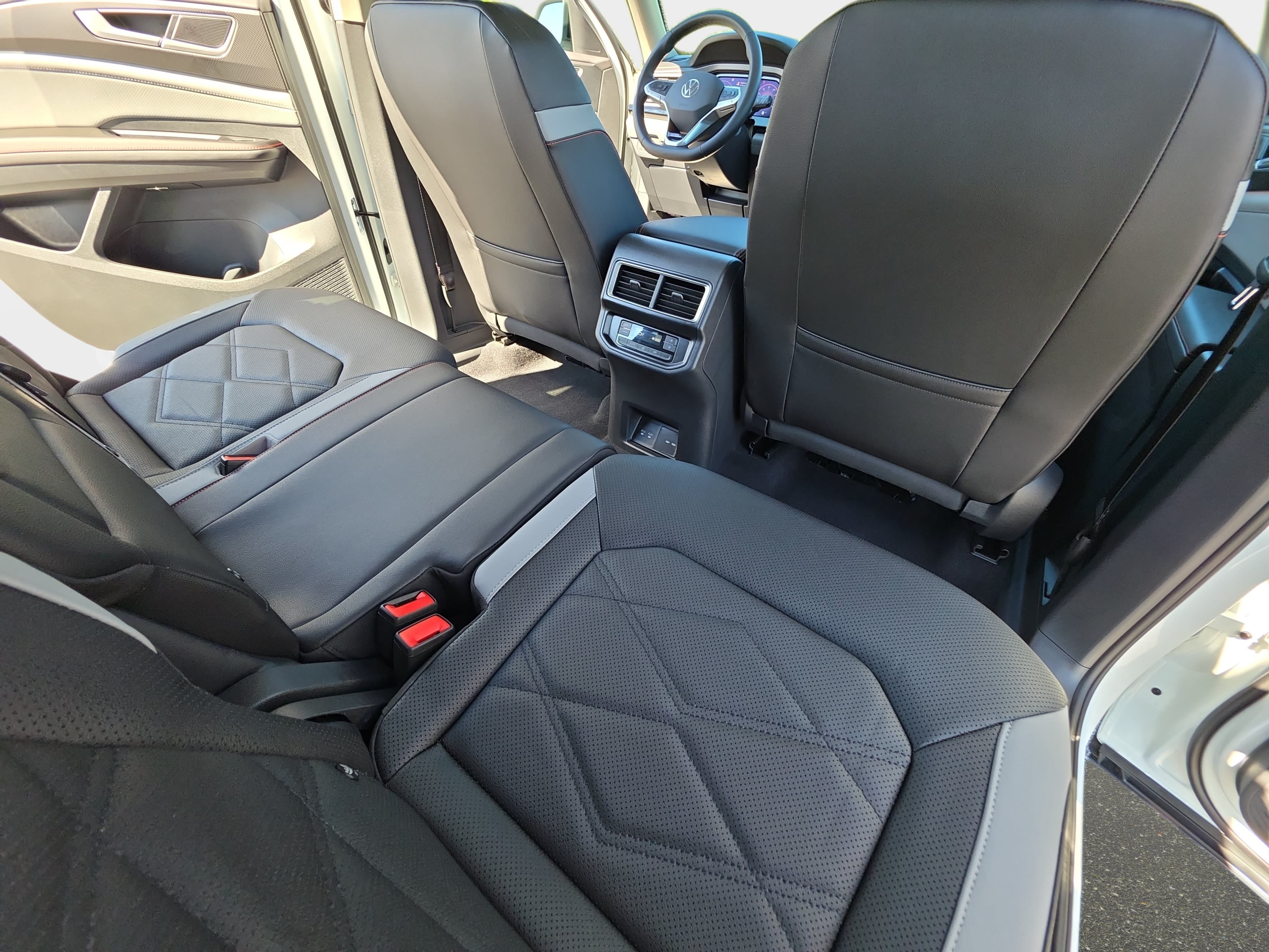 Used 2026 Volkswagen Atlas Peak Edition AWD/4WD image 11