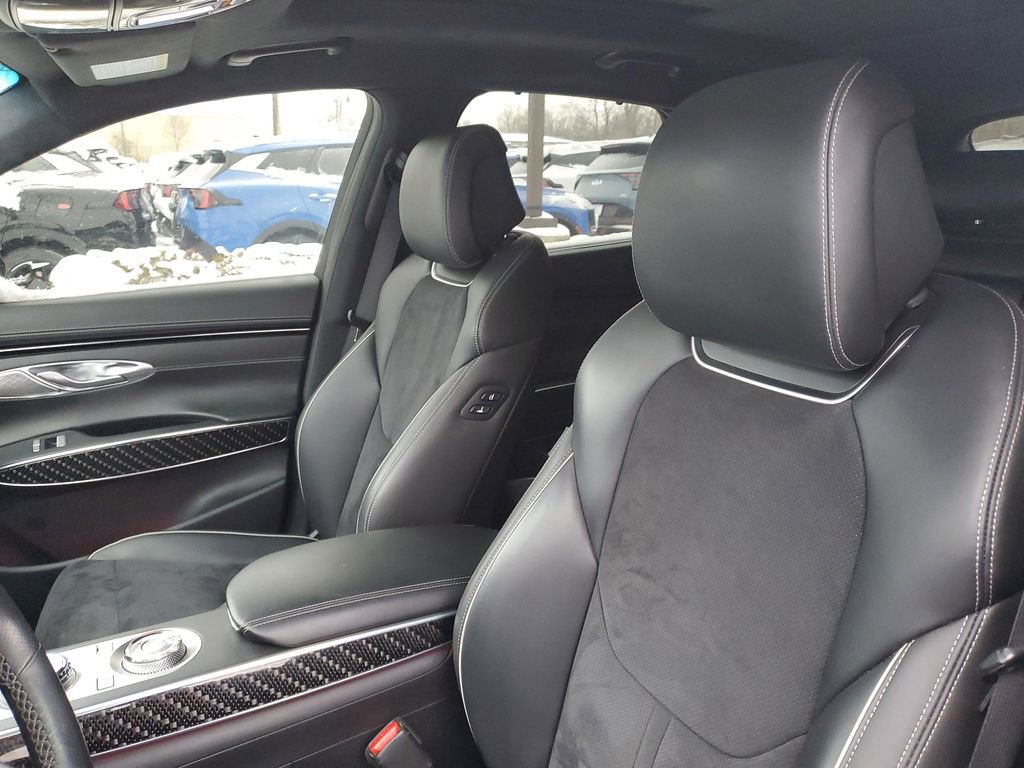 Used 2022 Genesis GV70 3.5T Sport w/ Sport Prestige Package image 12