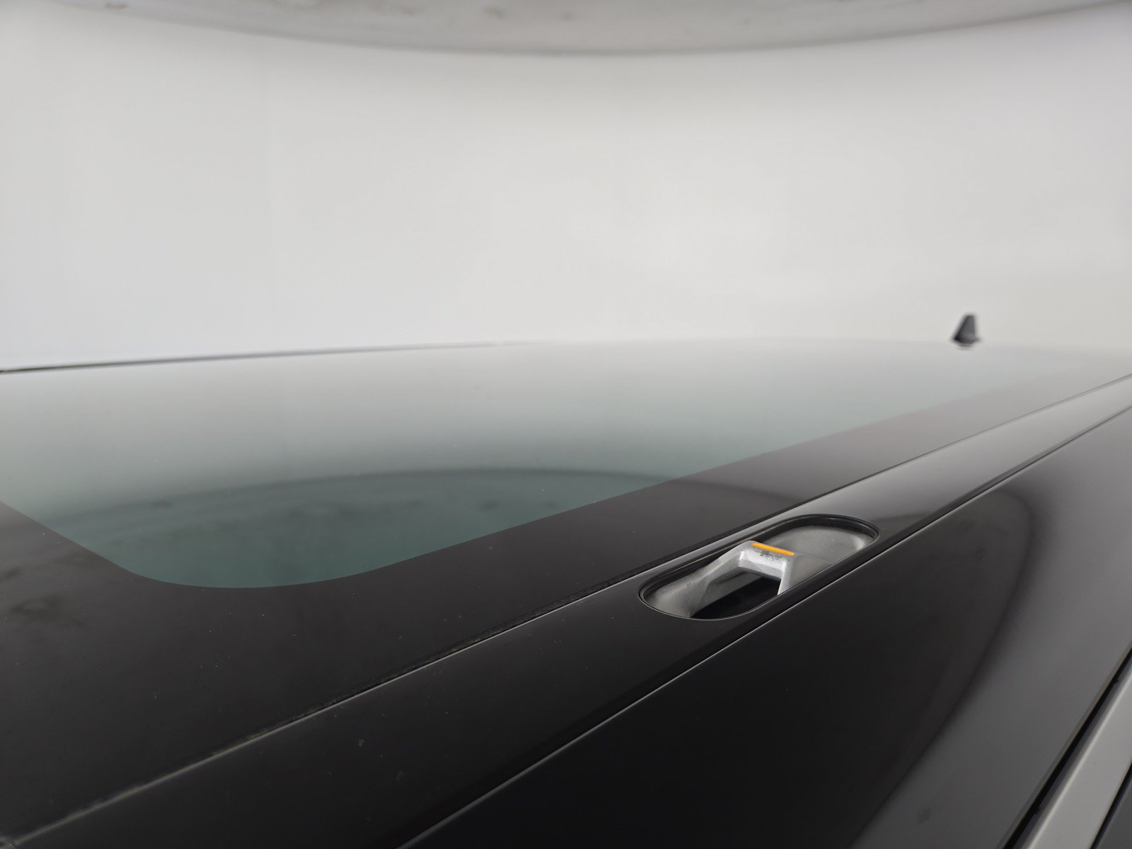 Used 2025 Rivian R1S Adventure AWD/4WD image 13