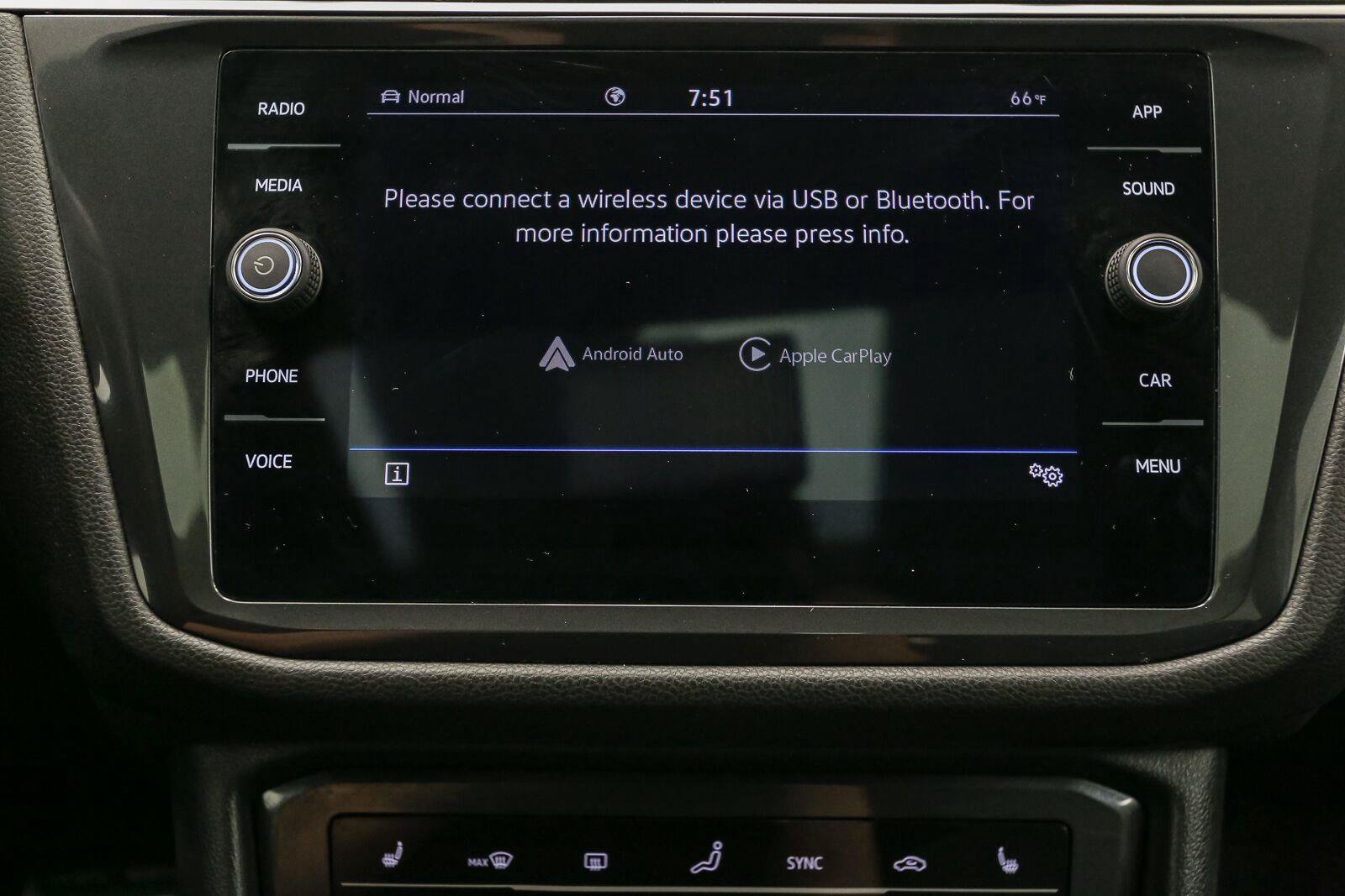 Certified 2024 Volkswagen Tiguan SE R-Line AWD/4WD image 32