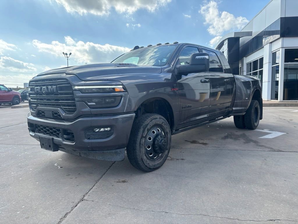 Used 2025 RAM 3500 Laramie AWD/4WD image 2
