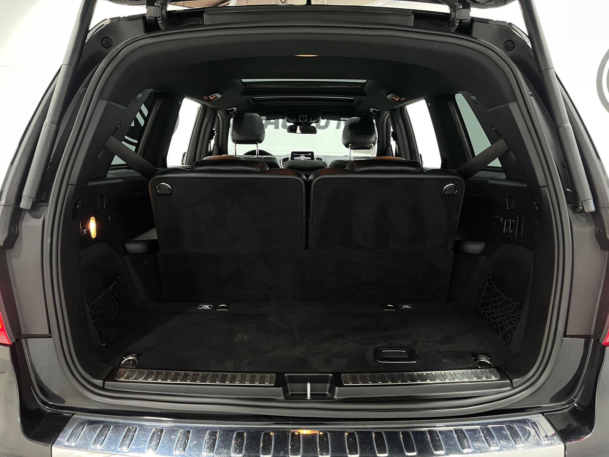 Used 2018 Mercedes-Benz GLS 450 4MATIC image 27