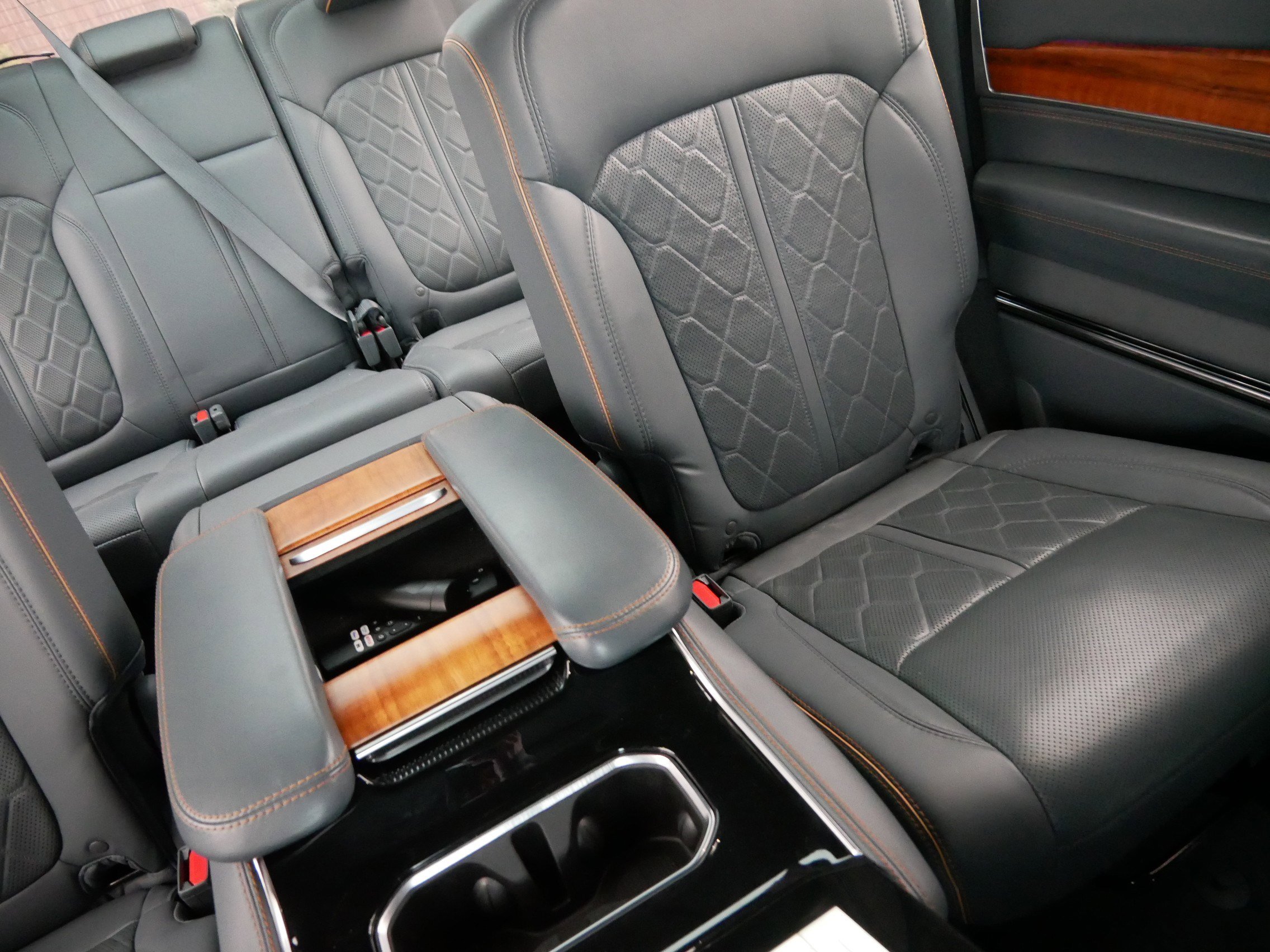 Used 2022 Jeep Grand Wagoneer Series III w/ Rear Seat Video Group 1 image 14