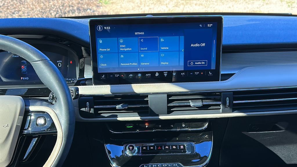 Used 2025 Lincoln Corsair FWD image 19