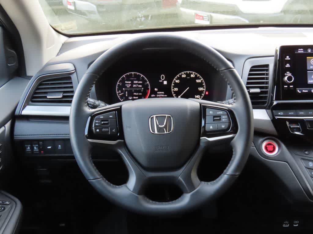 Certified 2025 Honda Odyssey EX-L image 18