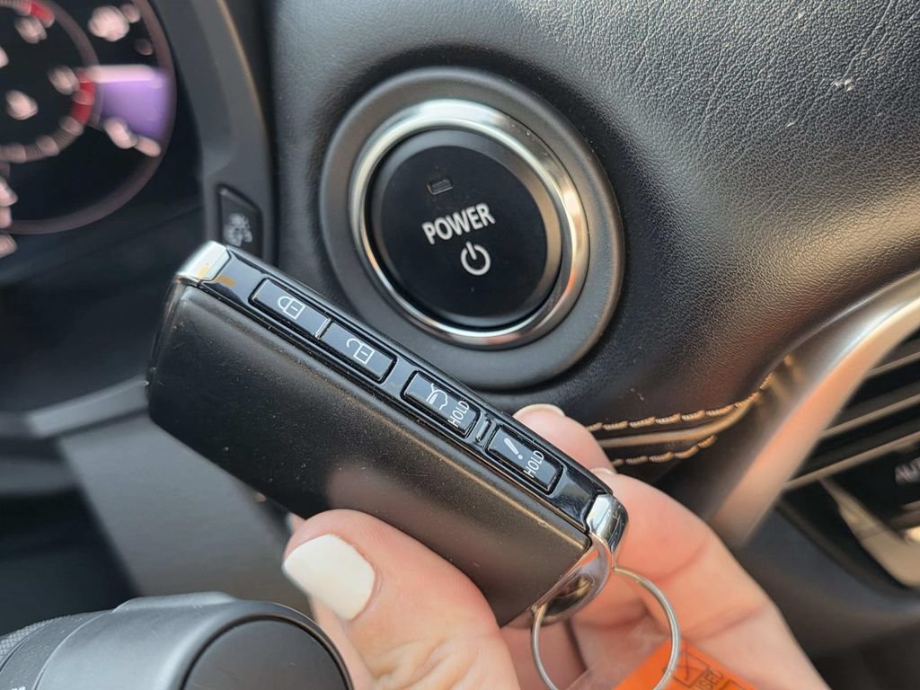 Certified 2025 MAZDA CX-70 Plug-In Hybrid w/ Premium Plus AWD/4WD image 22