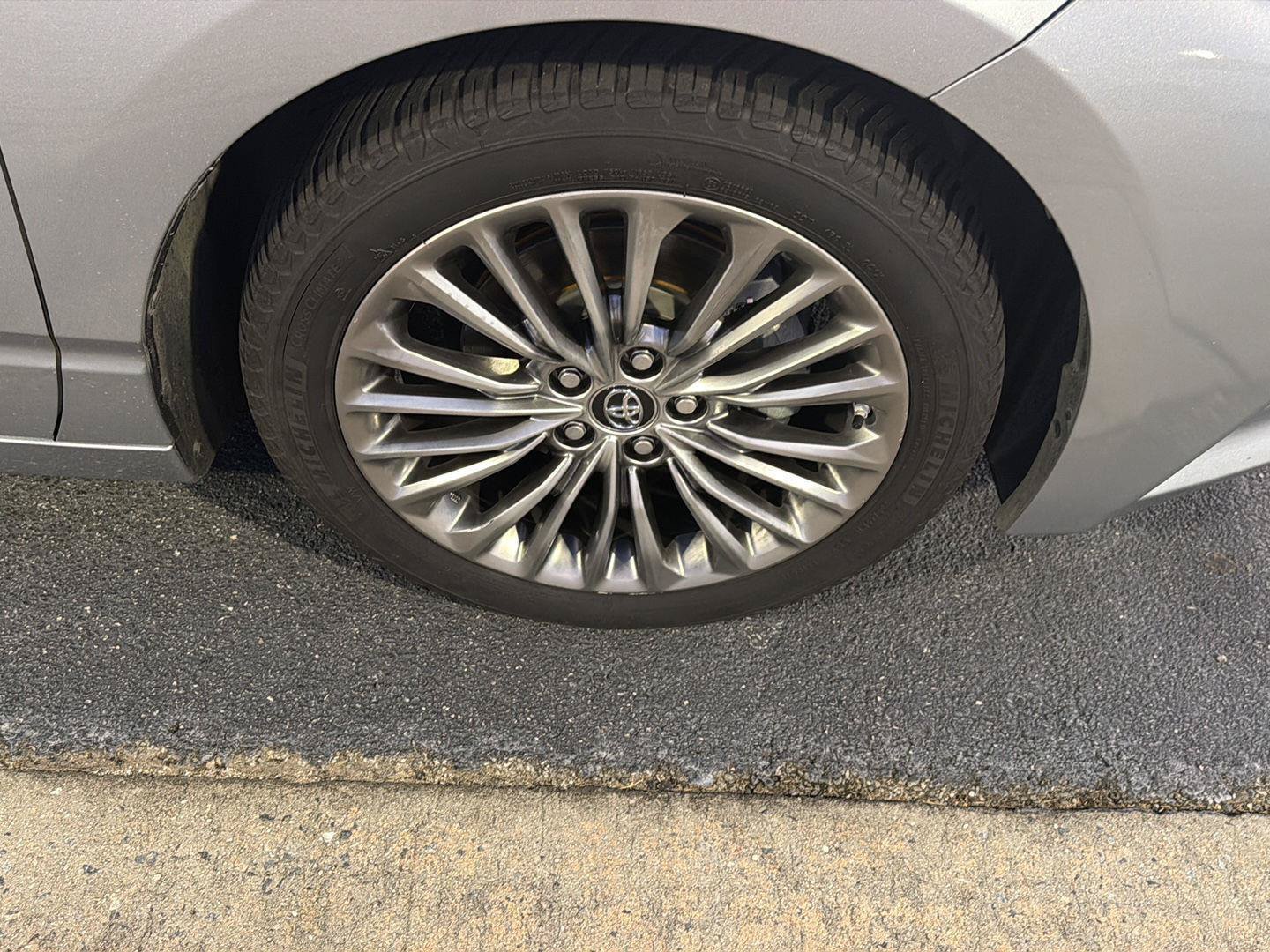 Used 2019 Toyota Avalon Limited w/ Advanced Safety Package FWD image 42