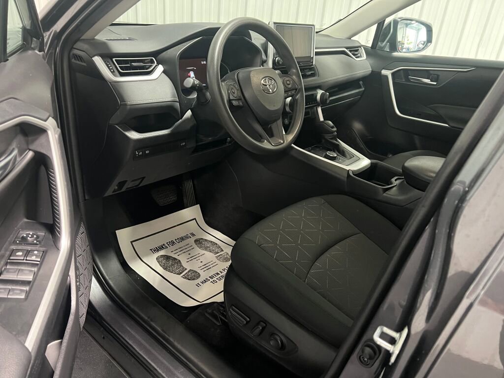 Used 2024 Toyota RAV4 XLE image 3