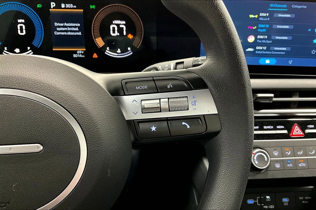 Used 2025 Hyundai Santa Cruz SE image 24