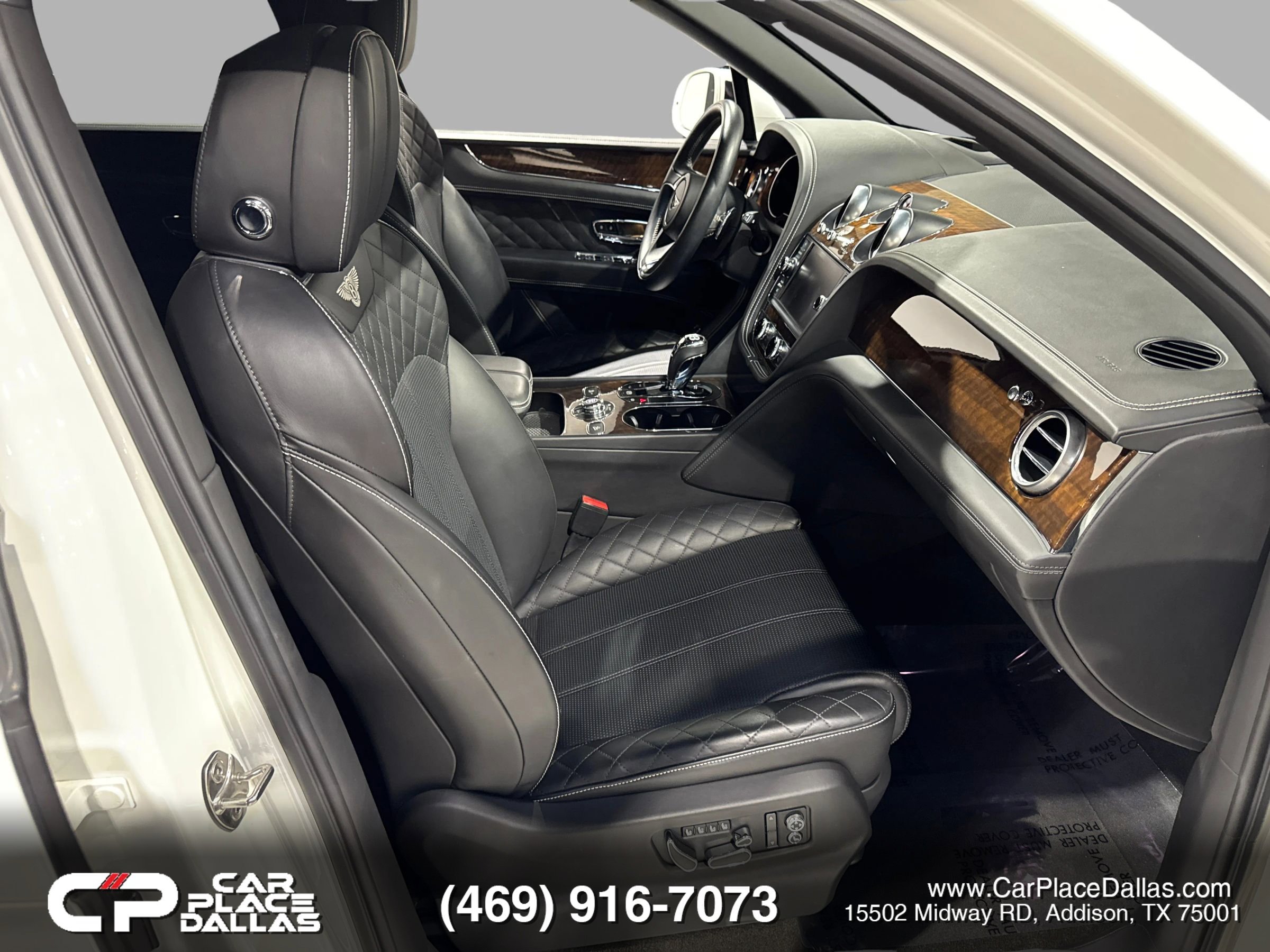 Used 2018 Bentley Bentayga AWD/4WD image 30