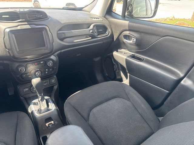 Certified 2020 Jeep Renegade Altitude AWD/4WD image 17