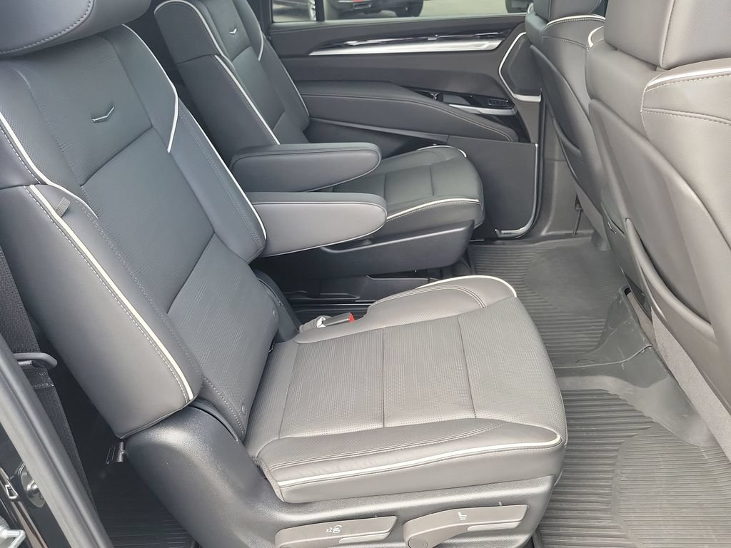 Certified 2025 Cadillac Escalade ESV Sport AWD/4WD image 27