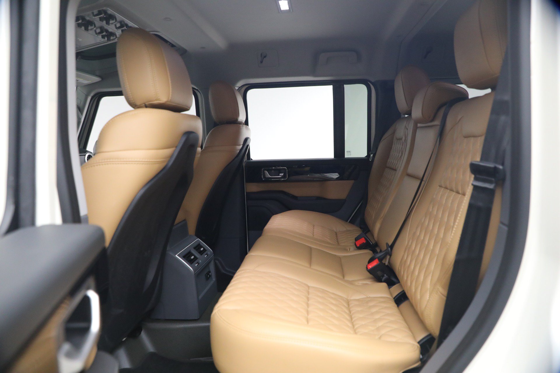 Used 2025 INEOS Grenadier Station Wagon AWD/4WD image 16