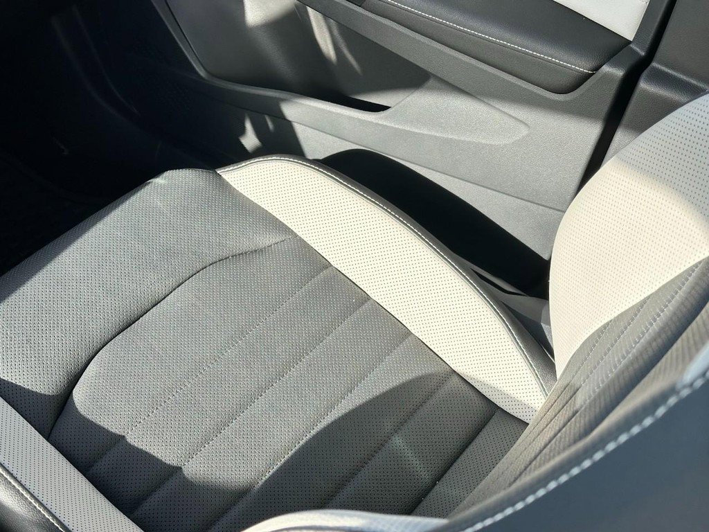 Used 2025 Volkswagen Taos SEL w/ Black Wheel Plus Package image 16