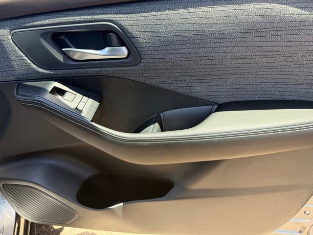 Certified 2023 Nissan Rogue SV FWD image 26