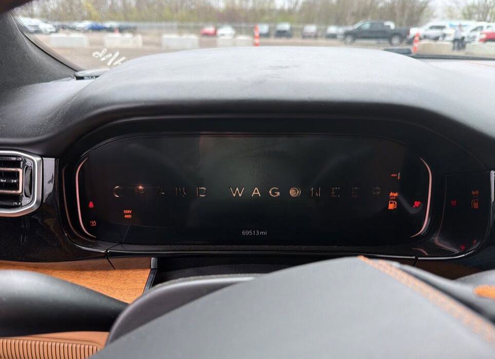 Used 2022 Jeep Grand Wagoneer Series III w/ Rear-Seat Entertainment Group AWD/4WD image 3