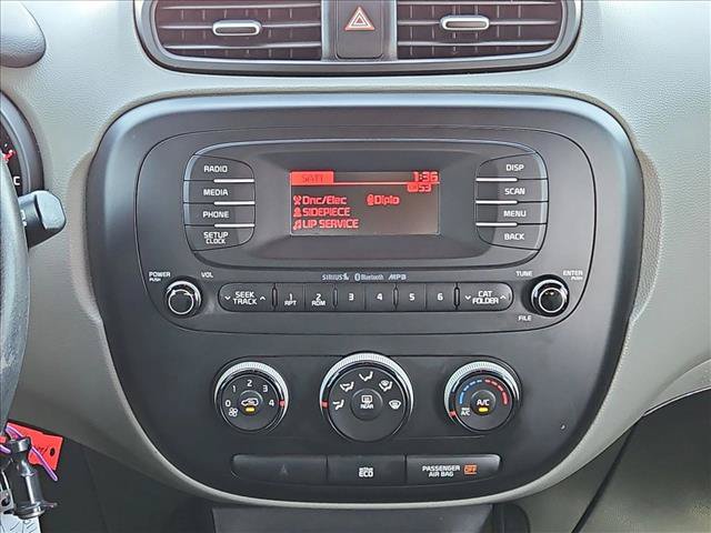 Used 2015 Kia Soul + FWD image 19