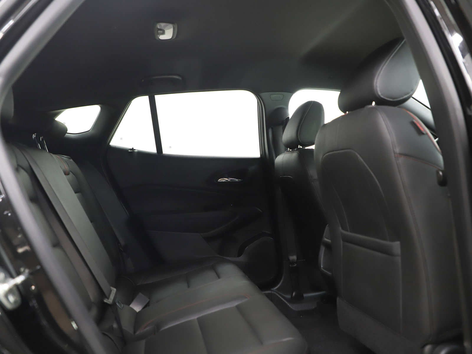 Used 2024 Chevrolet Trax RS FWD image 13