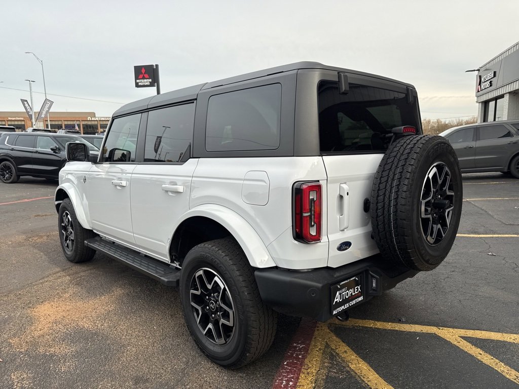 Used 2024 Ford Bronco Outer Banks image 9
