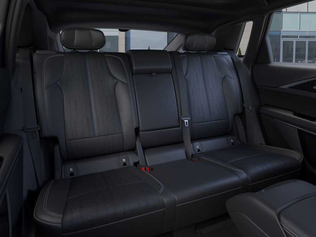 New 2025 Cadillac Lyriq Luxury image 17