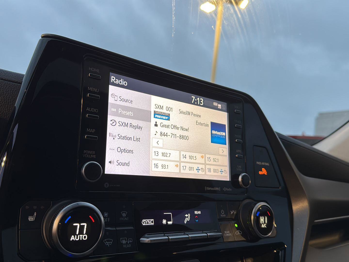 Used 2022 Toyota Highlander XLE image 22