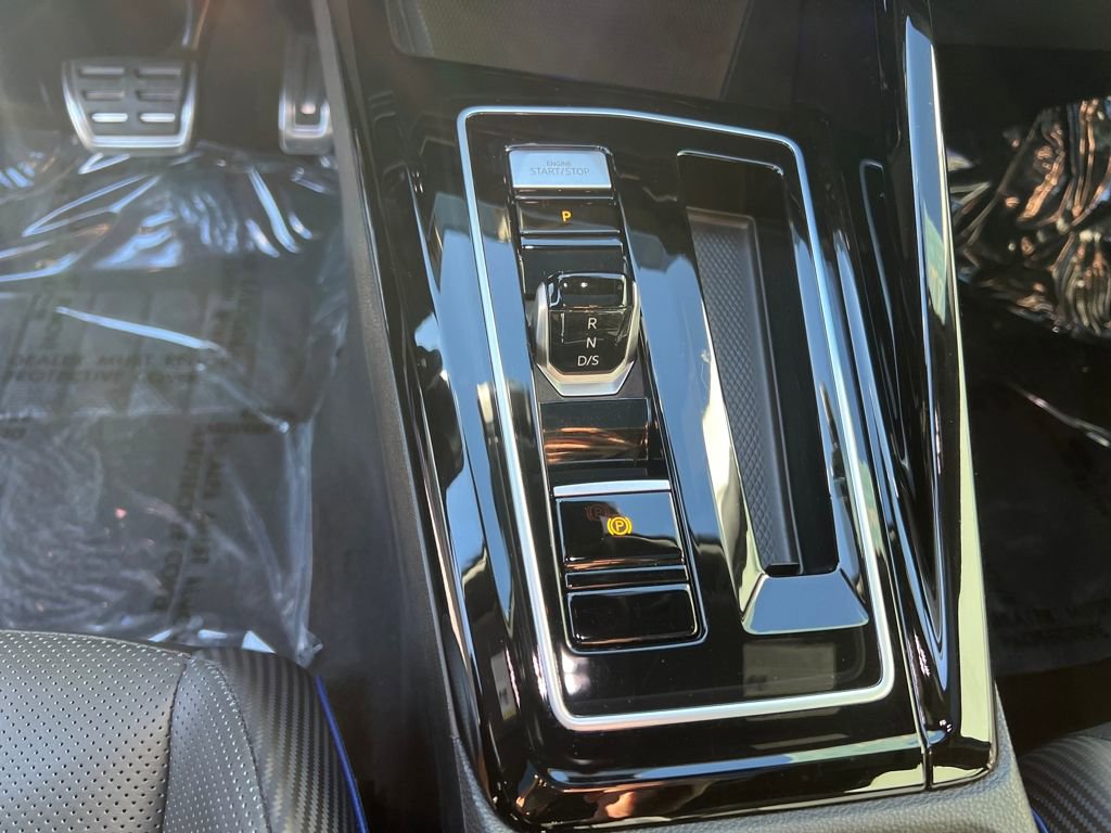 Certified 2024 Volkswagen Golf R image 28