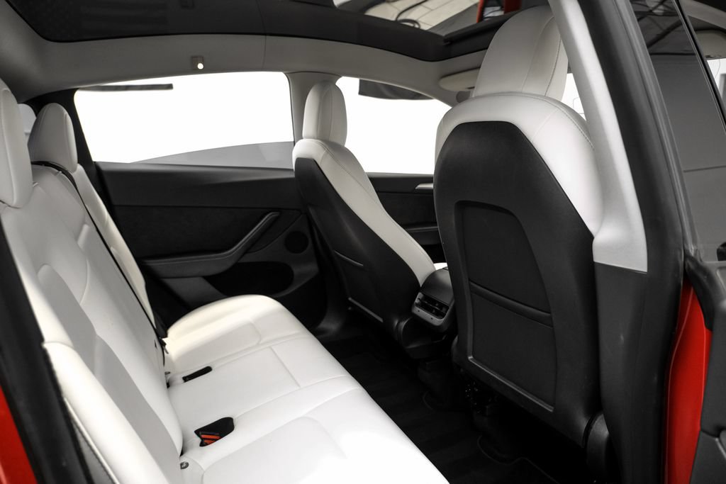 Used 2023 Tesla Model Y AWD image 34