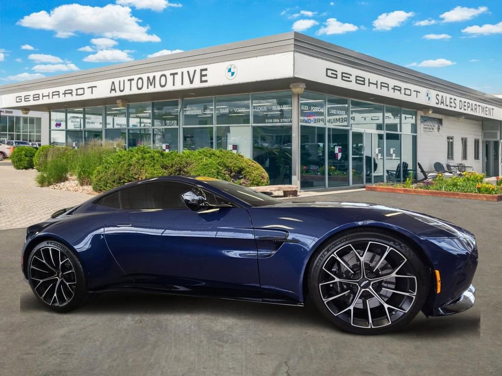 Used 2025 Aston Martin V8 Vantage Coupe image 4