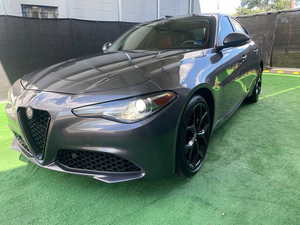 Used 2020 Alfa Romeo Giulia Ti w/ Active Blind Spot Package AWD/4WD image 8