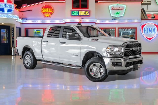Used 2024 RAM 2500 Big Horn w/ Bed Utility Group image 1