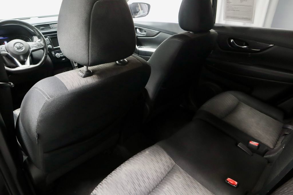 Used 2018 Nissan Rogue SV image 20