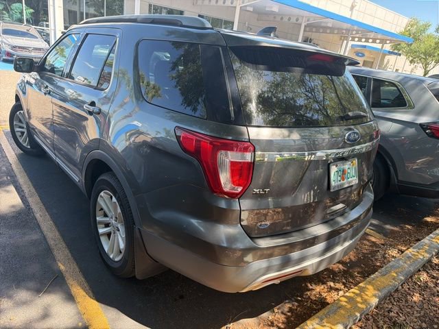 Used 2017 Ford Explorer XLT image 9