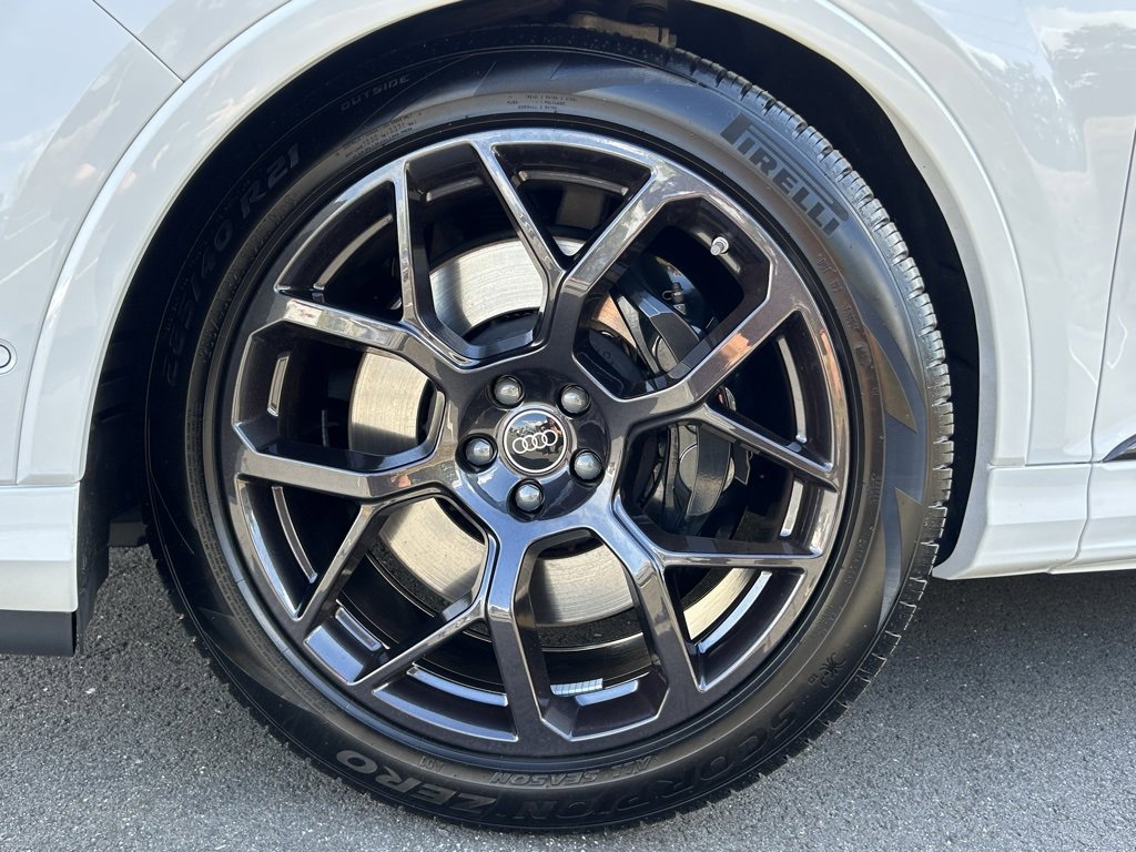 Used 2025 Audi SQ7 Prestige w/ Prestige Package image 10