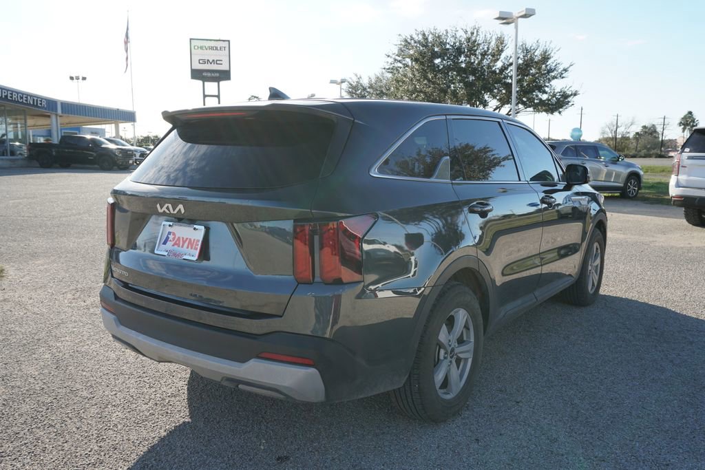 Used 2024 Kia Sorento LX image 7