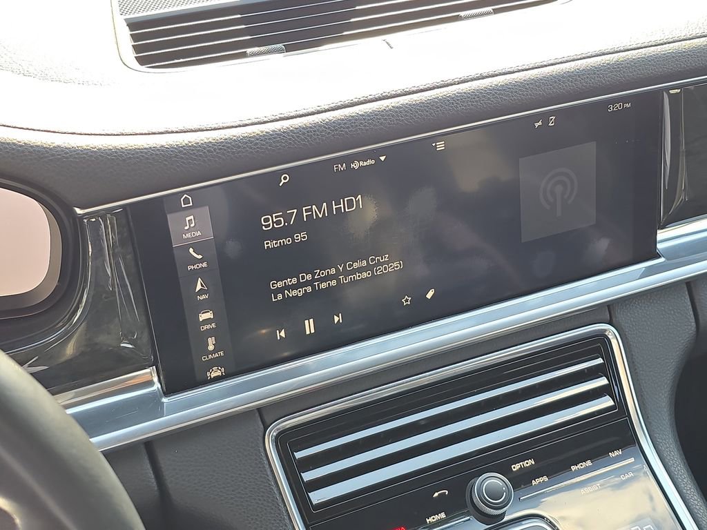 Used 2017 Porsche Panamera 4S image 26