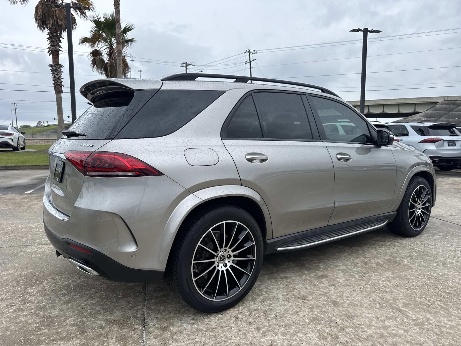 Used 2022 Mercedes-Benz GLE 350 4MATIC w/ AMG Line Exterior image 5