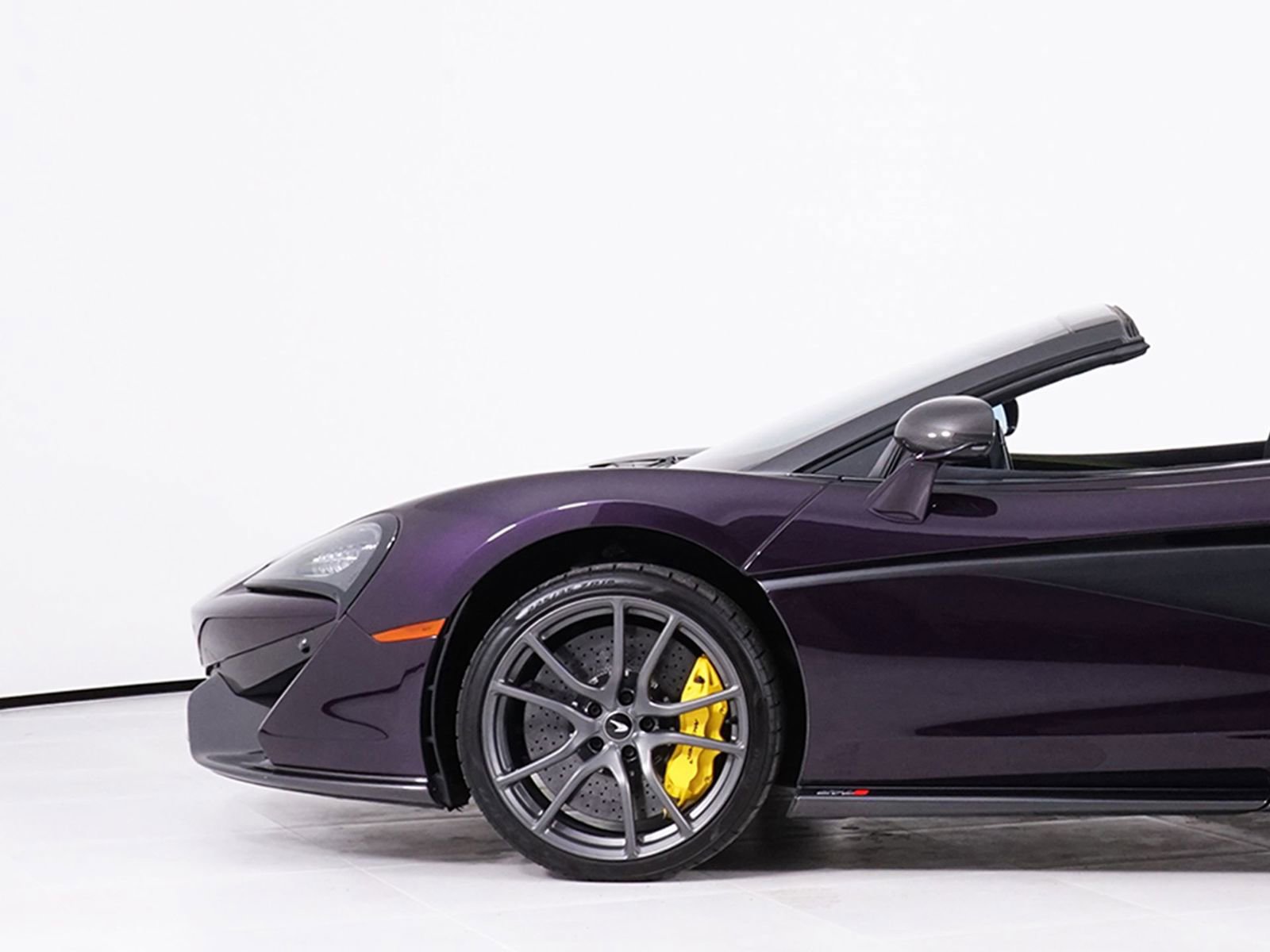 Used 2019 McLaren 570S Spider RWD image 13