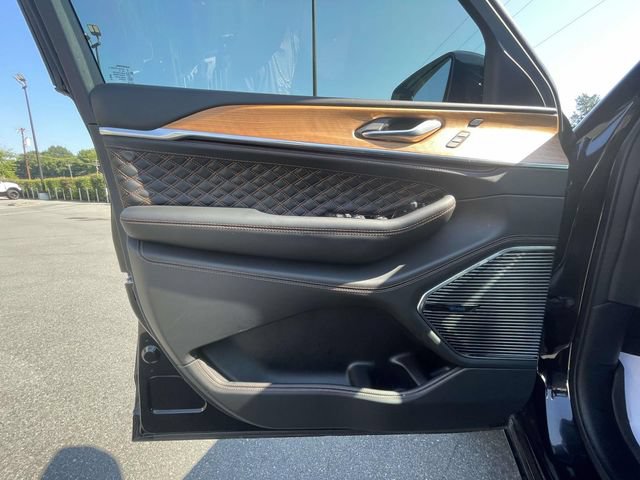 Certified 2024 Jeep Grand Cherokee Summit AWD/4WD image 22