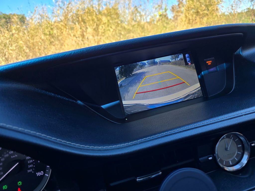 Used 2016 Lexus ES 300h image 39