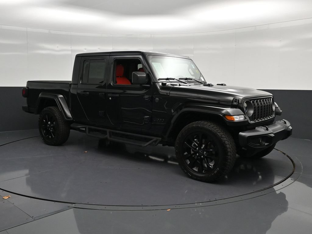 Used 2025 Jeep Gladiator Sport AWD/4WD image 5
